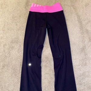 LULULEMON pink and black leggings🖤💖